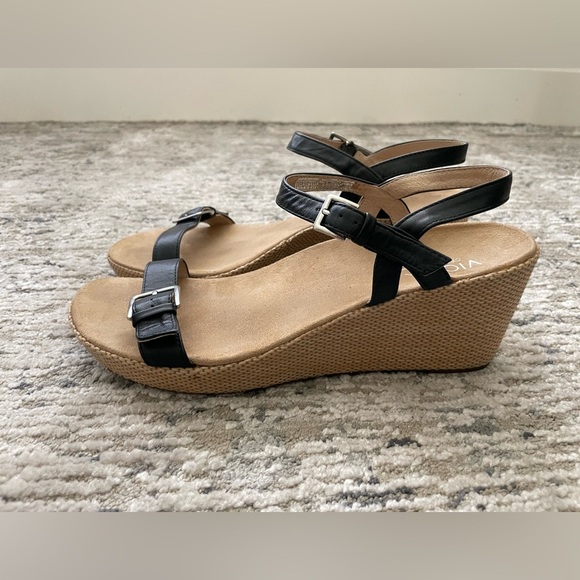 Vionic Enisa Sandals Size 10 Black Beige Wedge Orthaheel Ankle Strap Espadrille - Picture 1 of 7